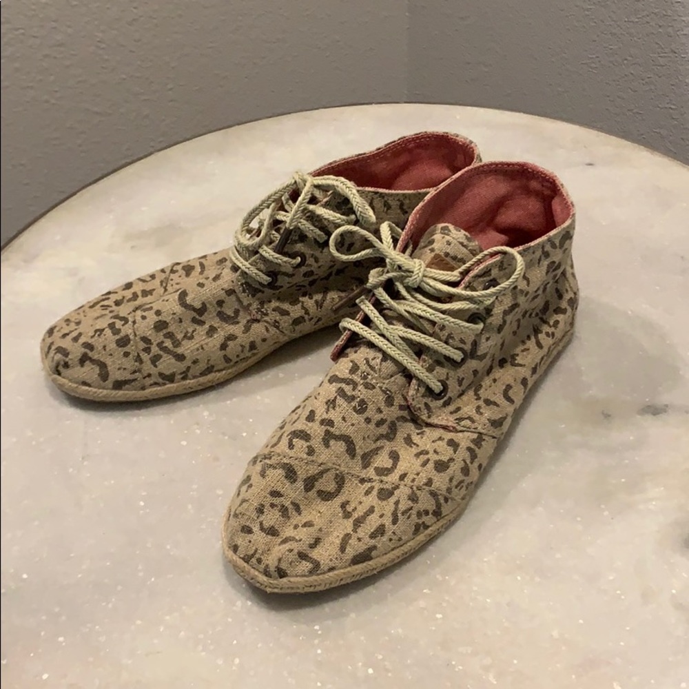 TOMS shoes